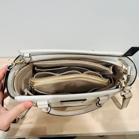 Kate spade white and cream satchel cross body purse - Picture 10 of 11